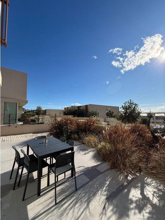 Shitet Vile ne Green Coast Village, Palase