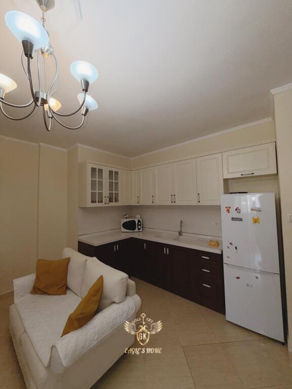 🏡 APARTAMENT ME QERA  • 2+1+2 me ballkon 💰 Çmimi: 40.000 leke neto ✅