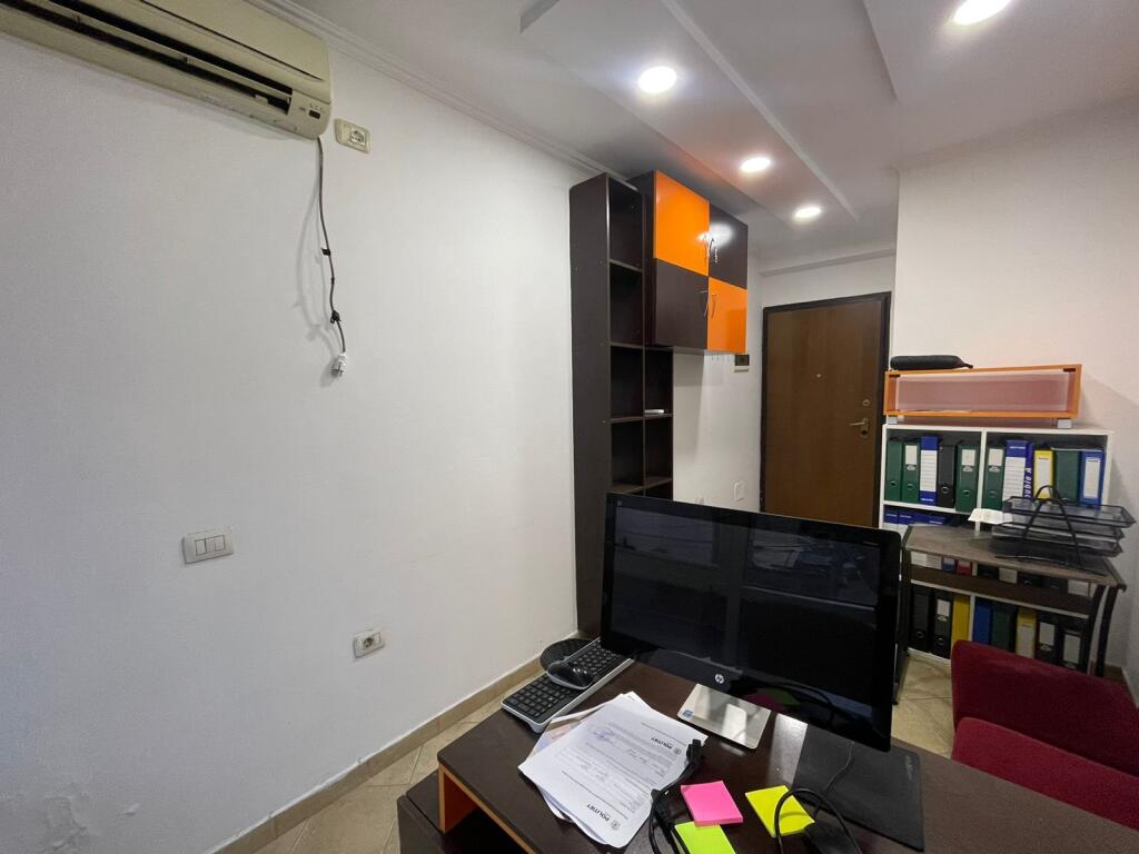 ZYRE PER QERA 15 M2 MYSLYM SHYRI 250 EURO