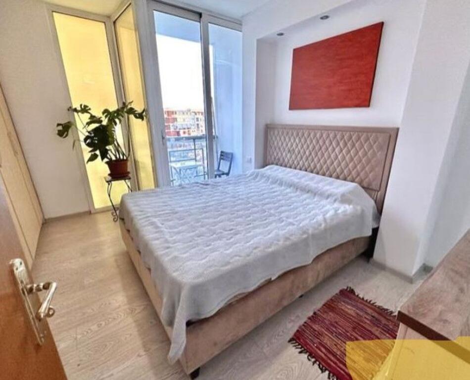 Shitet, Apartament 2+1, Zogu i Zi, Tiranë.