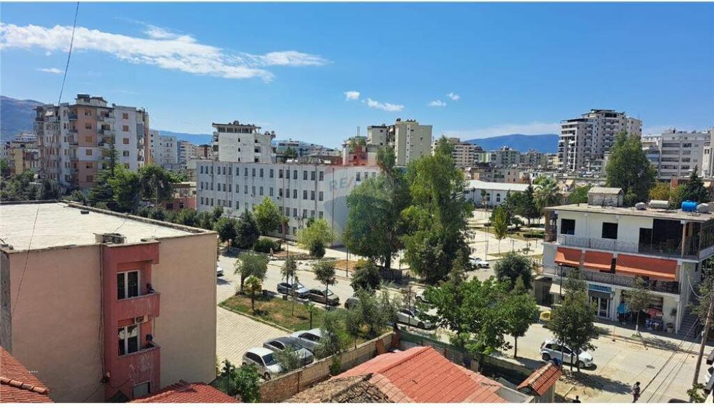 2+1 Apartment for rent – near the First Instance Court, Vlora