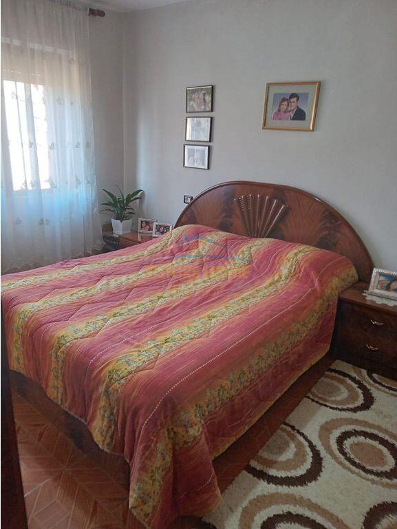 Shitet Apartament 2+1, Rruga Asim Vokshi