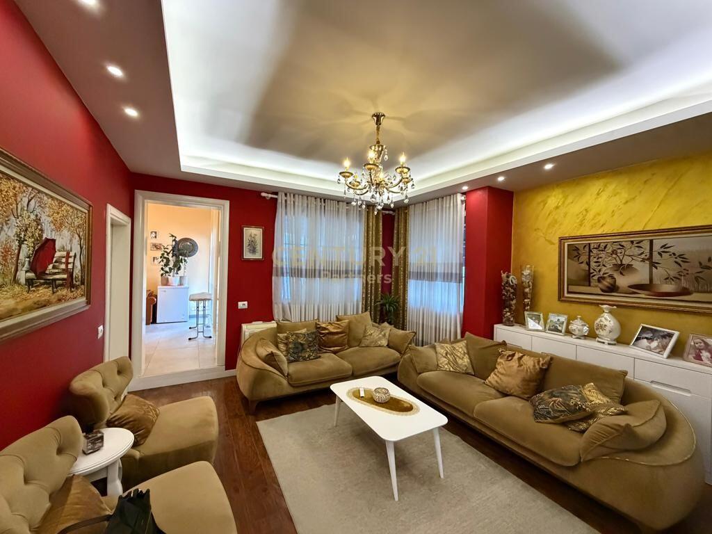 Appartamento 1+1+ Veranda in vendita vicino a Casa Italia