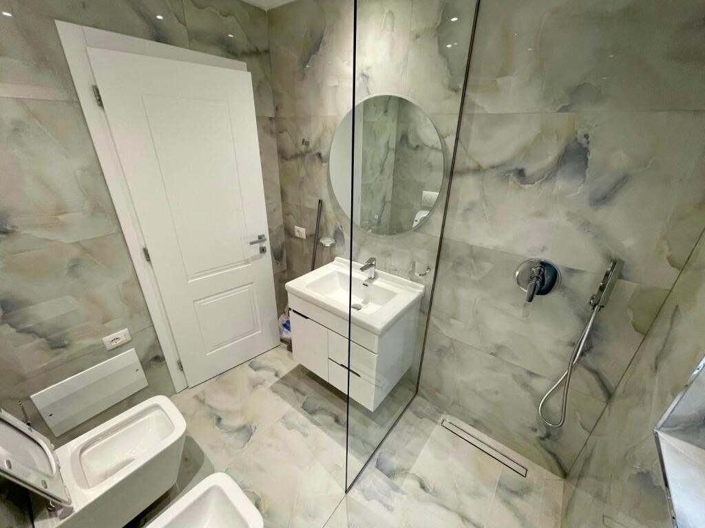 📣 QERA SUPER Apartament 2+1 Me 2 Tualete, 2 Ballkone Dhe Post Parking 📍 Kompleksi Colombo, Prane Liqenit Te Thate ✨