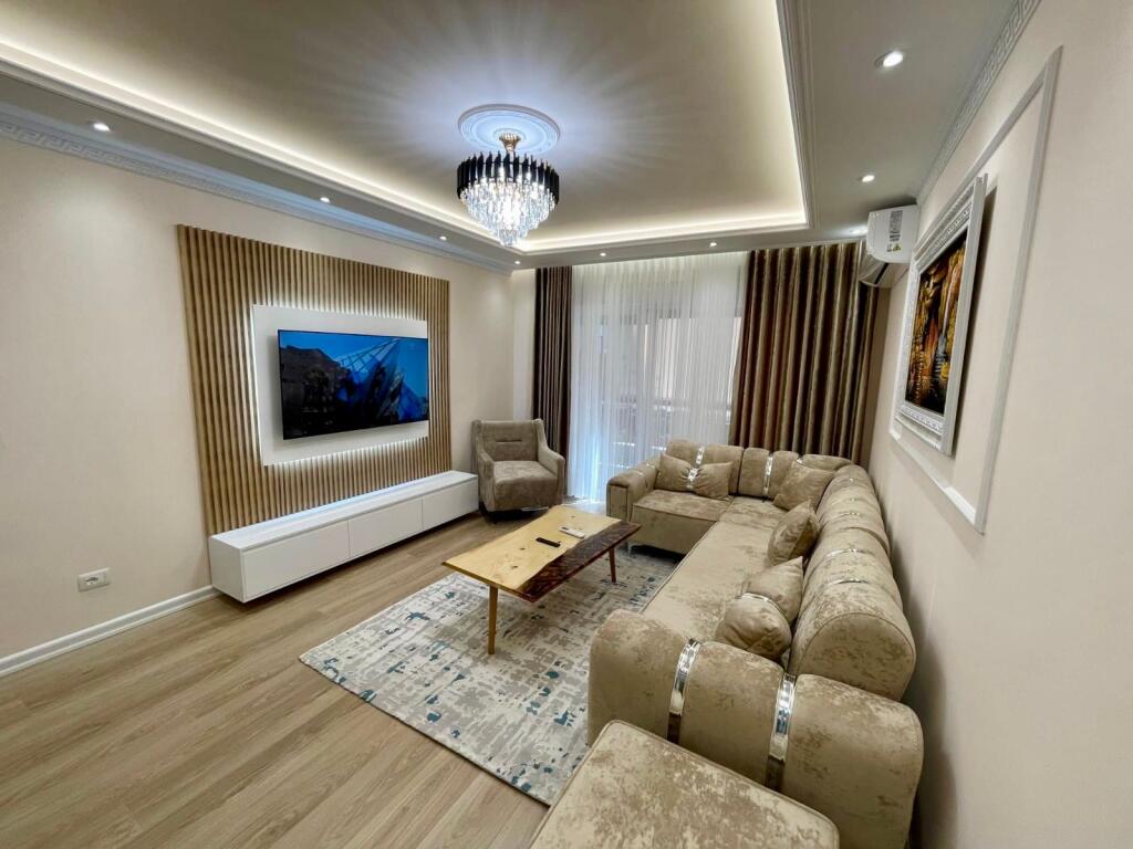 📣 QERA SUPER Apartament 2+1 Me 2 Tualete, 2 Ballkone Dhe Post Parking 📍 Kompleksi Colombo, Prane Liqenit Te Thate ✨