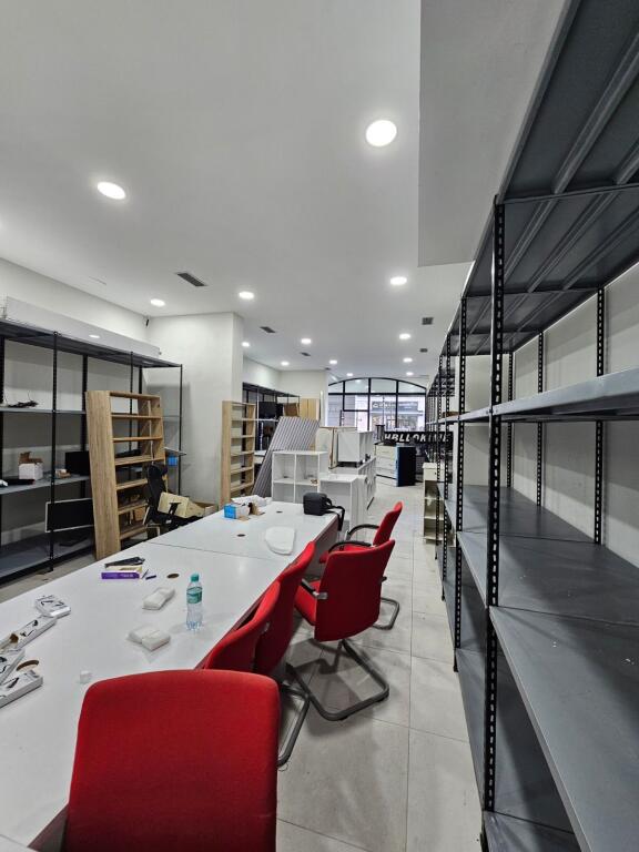 Dyqan me qira tek Blv Blu!