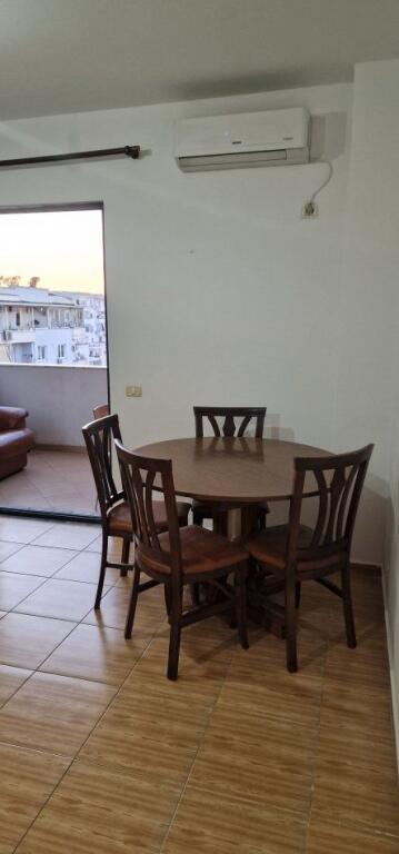 Jepet Me Qera Apartament 1+1+1 Ballkon