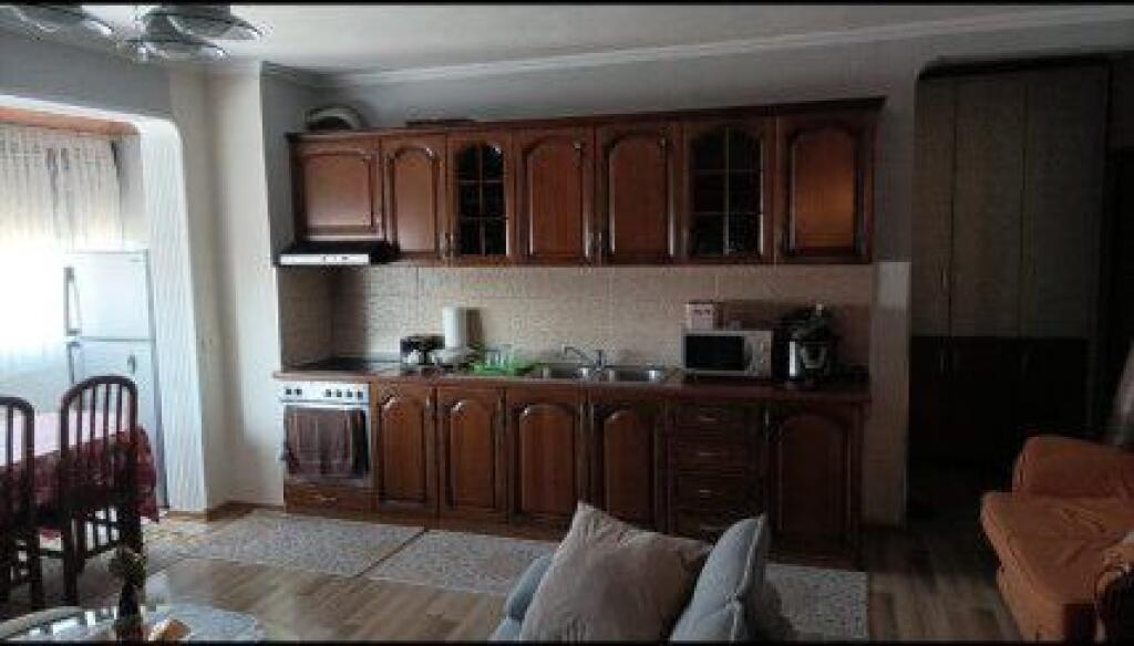 APARTAMENT ME QERA 2+1 FUSHA E AVIACIONIT 600 EURO