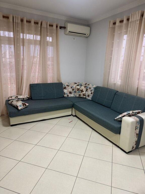 Jepet Me Qera Apartament 2+1+1 Ballkon
