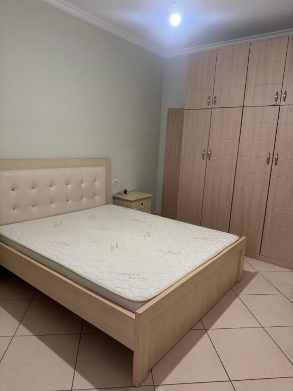 Jepet Me Qera Apartament 2+1+1 Ballkon