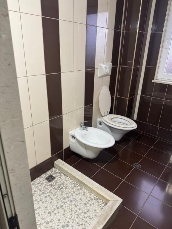 Jepet Me Qera Apartament 2+1+1 Ballkon