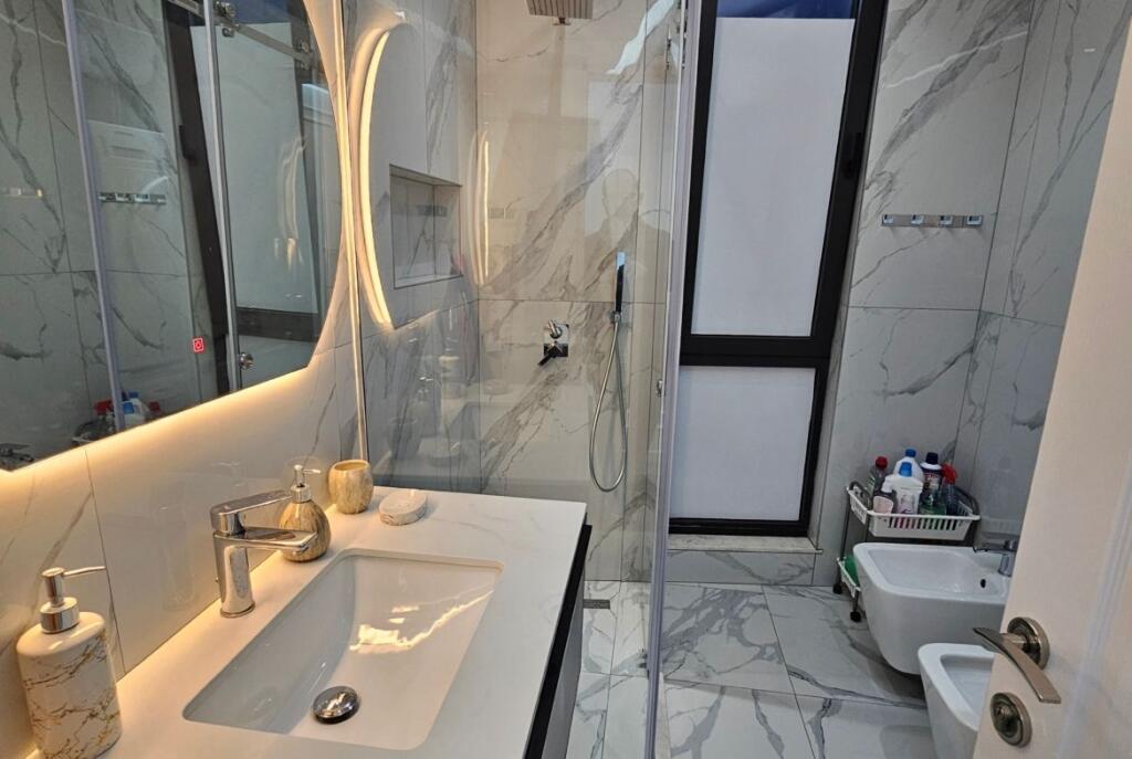 Al Nuovo Boulevard, Appartamento 2+1+Parcheggio in Affitto con Arredamento Moderno!