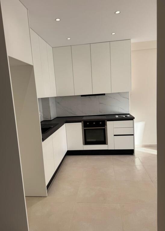 Jepet Me Qera Apartament 1+1+1 Post Parkimi