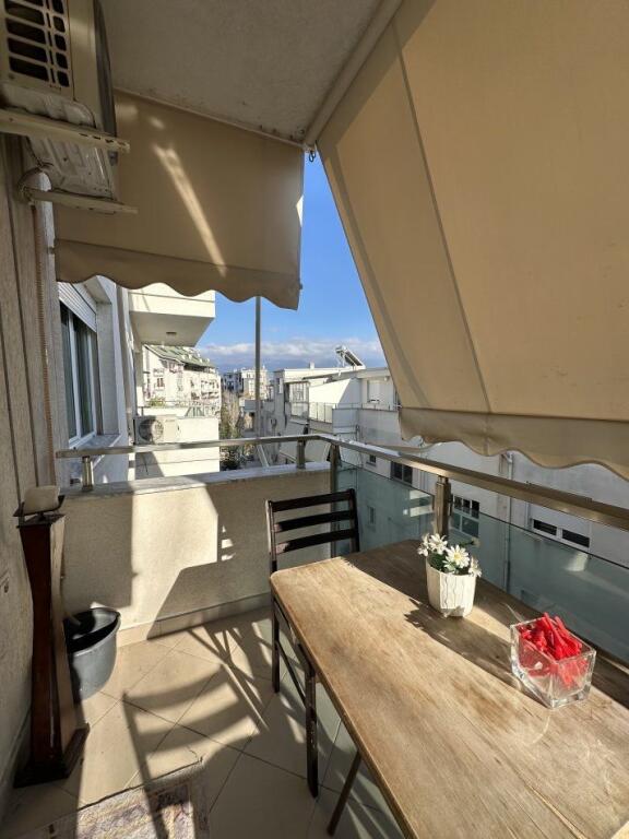 2+1,furnished dry lake at the bora complex,700 euro