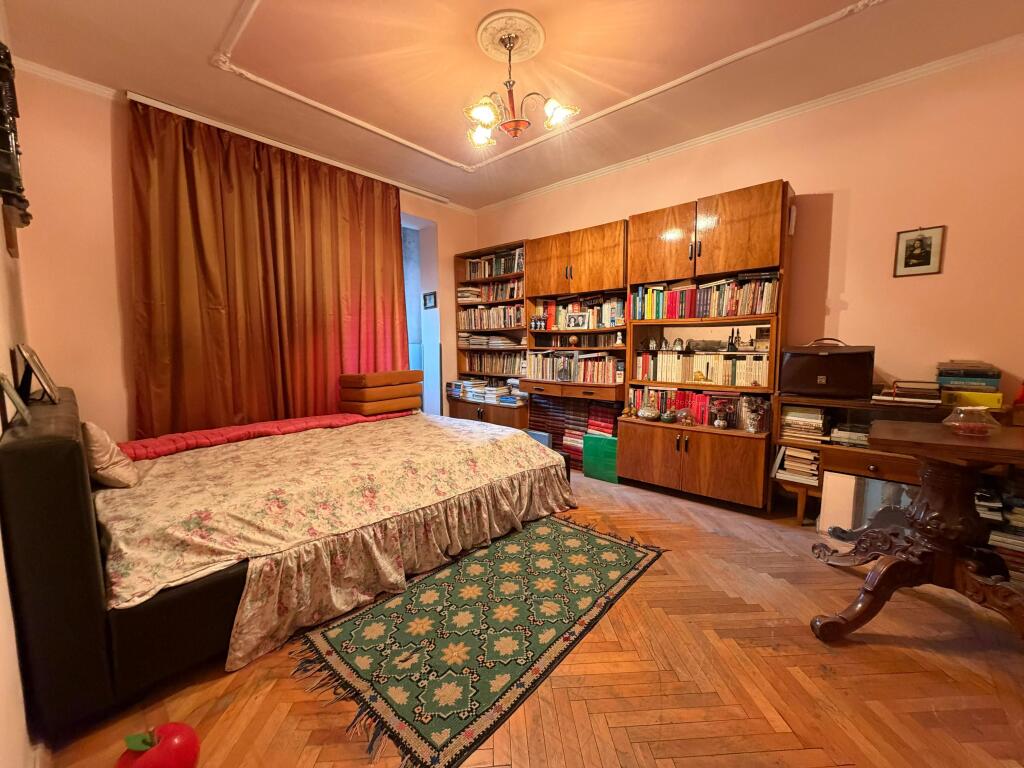 SHITET APARTAMENT MYSLYM SHYRI