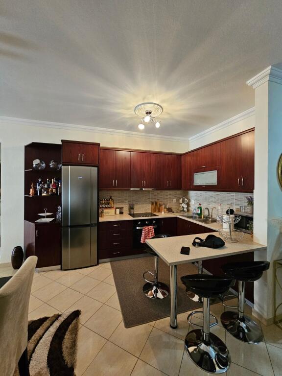 Shitet apartament 2+1 ne Sarande!