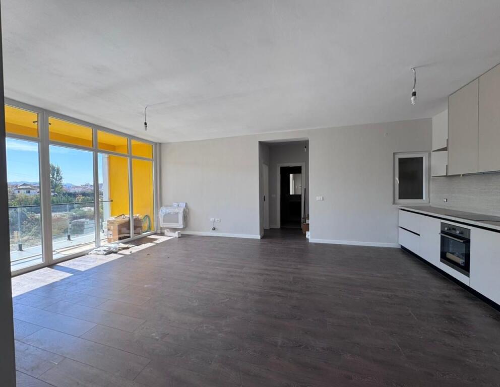 Appartamento 2+1 vuoto presso Bermon Ndertim!