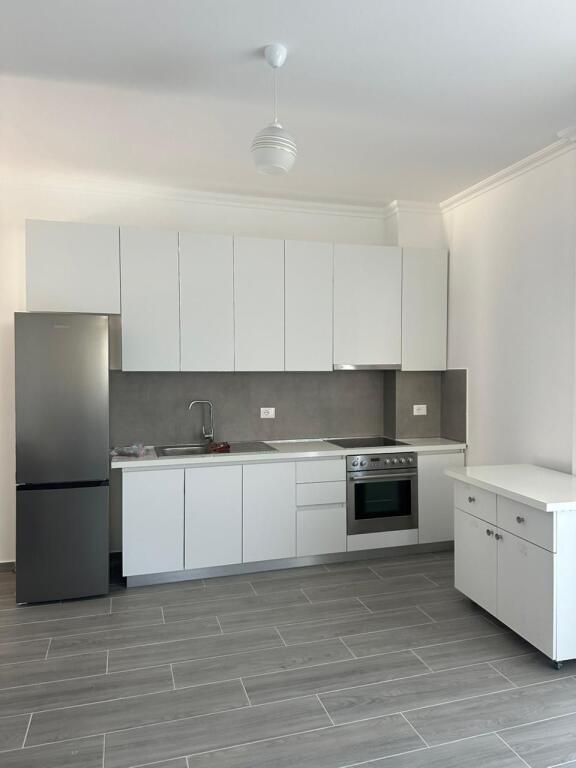 Apartament 2+1 me Qera ne Kombinat me 2 poste 🅿️