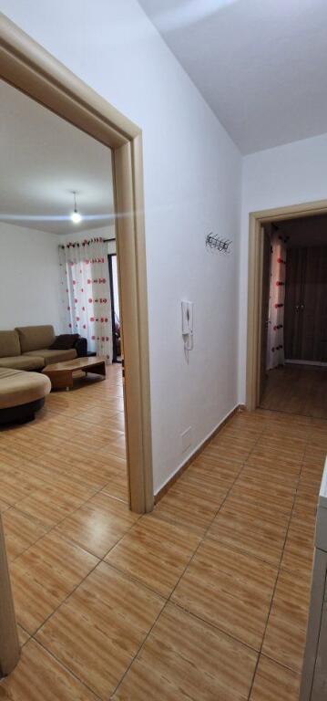 Jepet Me Qera Apartament 1+1+1 Ballkon