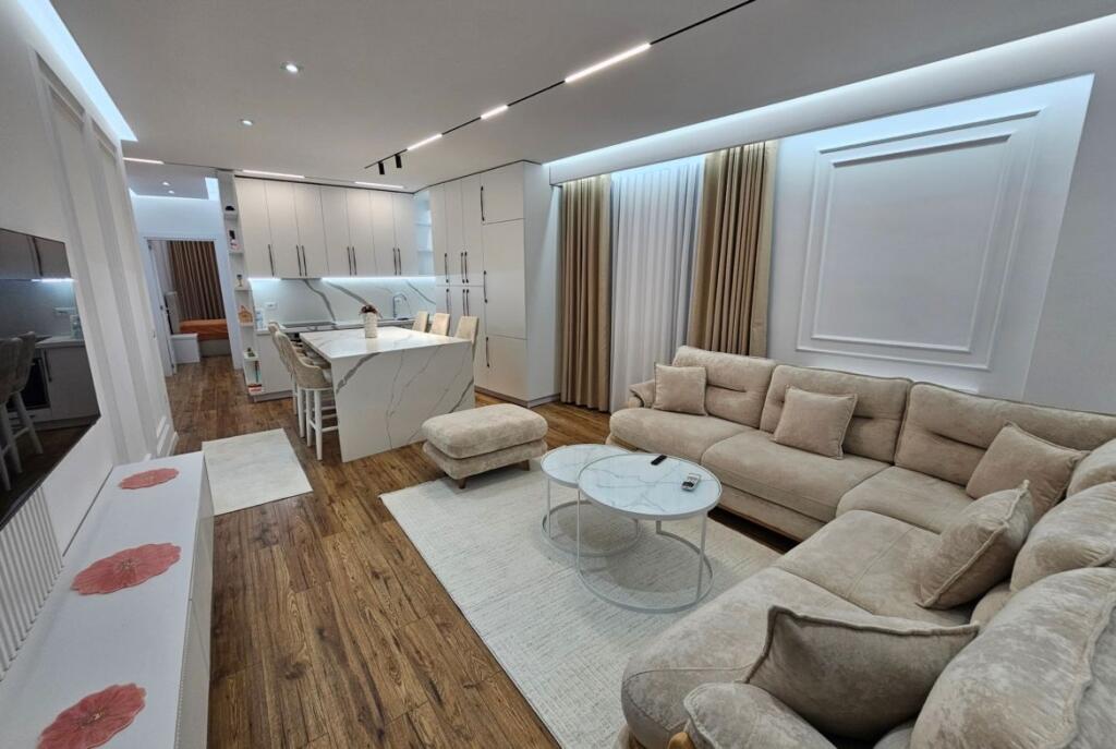 Al Nuovo Boulevard, Appartamento 2+1+Parcheggio in Affitto con Arredamento Moderno!