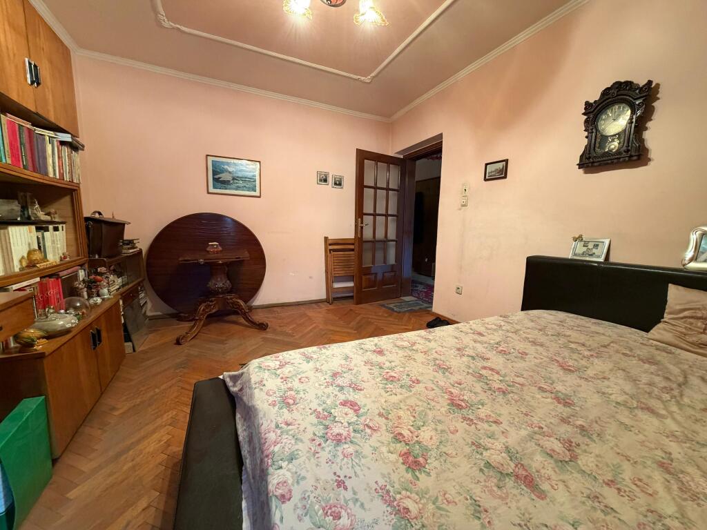 SHITET APARTAMENT MYSLYM SHYRI