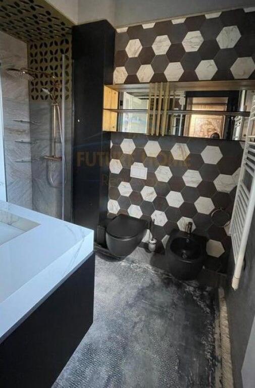 Affitto, Duplex 3+1+3+Posto Auto, Lago Secco, Tirana.