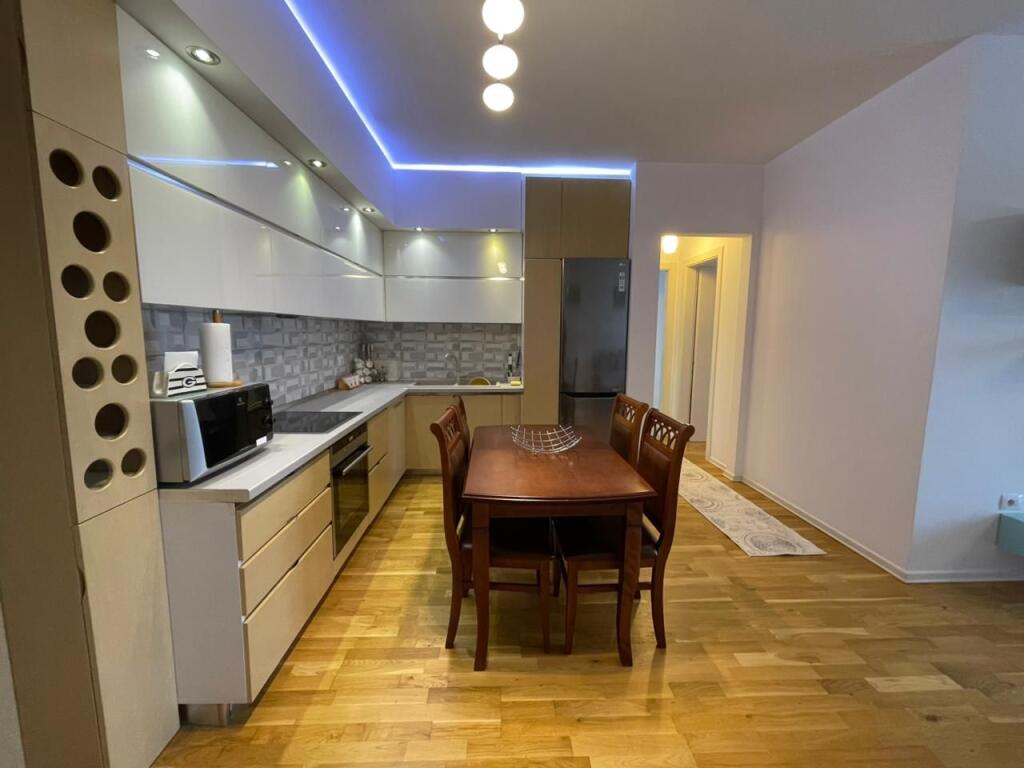 2+1 apartment for rent near the Botanical Garden.