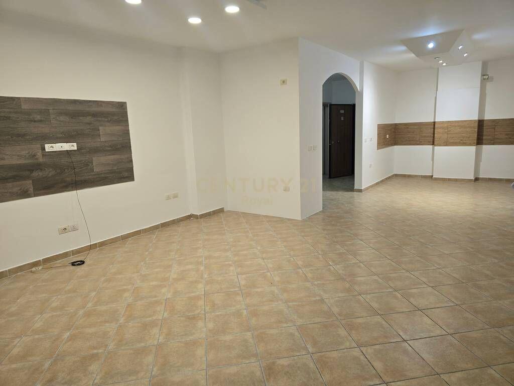 SHESIM APARTAMENT 2+1 TE KODRA E DIELLIT RRUGA XHON KENEDI