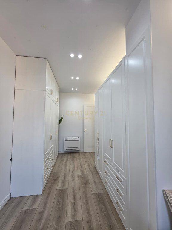 Apartament 2+1+2 me verandë dhe 2 poste parkimi – Golden Park Rezidencë