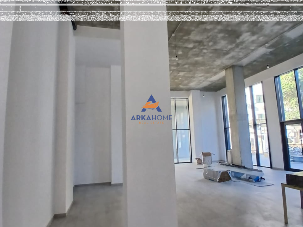 JEPET ME QERA ABJENT BIZNESI 200 M2 "RRUGA BARRIKADA" 4500 EURO