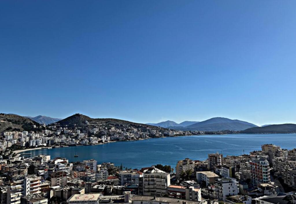 🌟 3+1+3 për Shitje – Apartament Luksoz në Sarandë