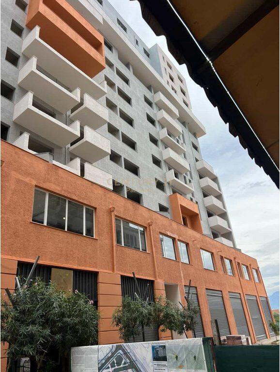 Shesim Apartament 2+1+2 te Kthesa e Kamzes