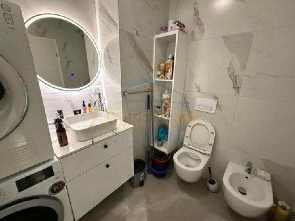 Shitet, Apartament 2+1, Kompleksi Mangalem, Tiranë.