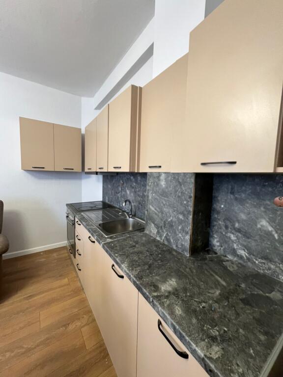 Apartament 1+1 ne shitje ne Fresk, prane shkolles "Klodian Tanushi"
