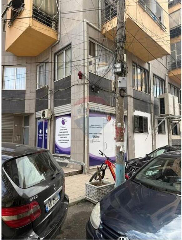 Shitet Dyqan – Rruga Fortuzi (Kati 0)