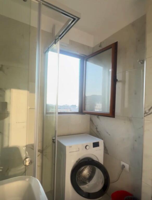 Garsoniere me qera tek Rruga e Kosovareve!