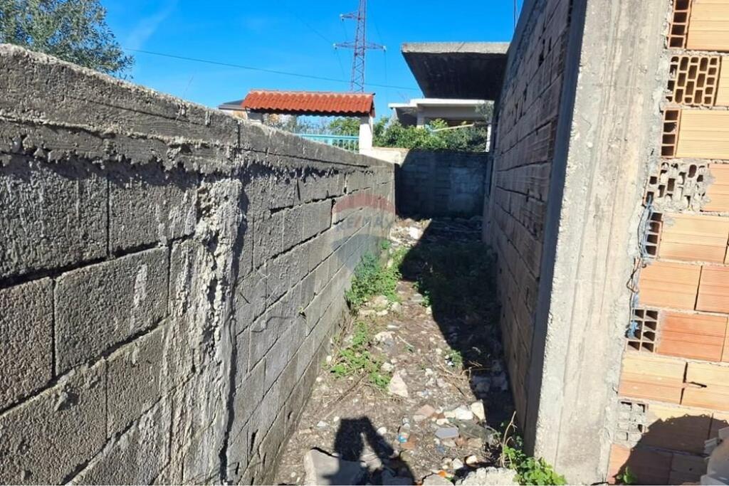 🏡 Shtëpi Private për Shitje – Rruga Osman Haxhiu, Vlorë