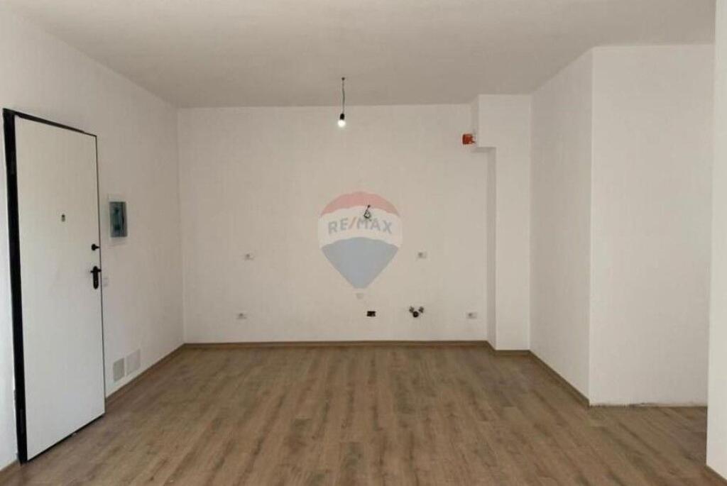 Appartamento - In Vendita - Via Elbasan, Tirana(ID: 530261060-1968)