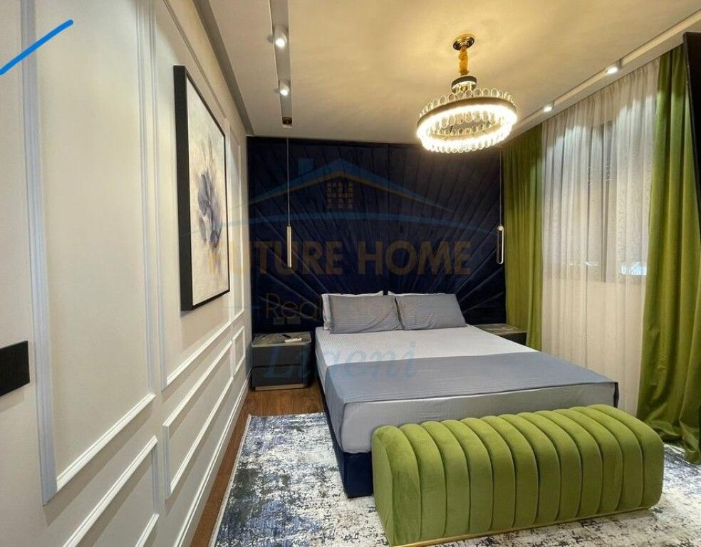 Qera  Apartament  3+1+2+Post Parkimi +Kopsht+ Verande TEG Tirane