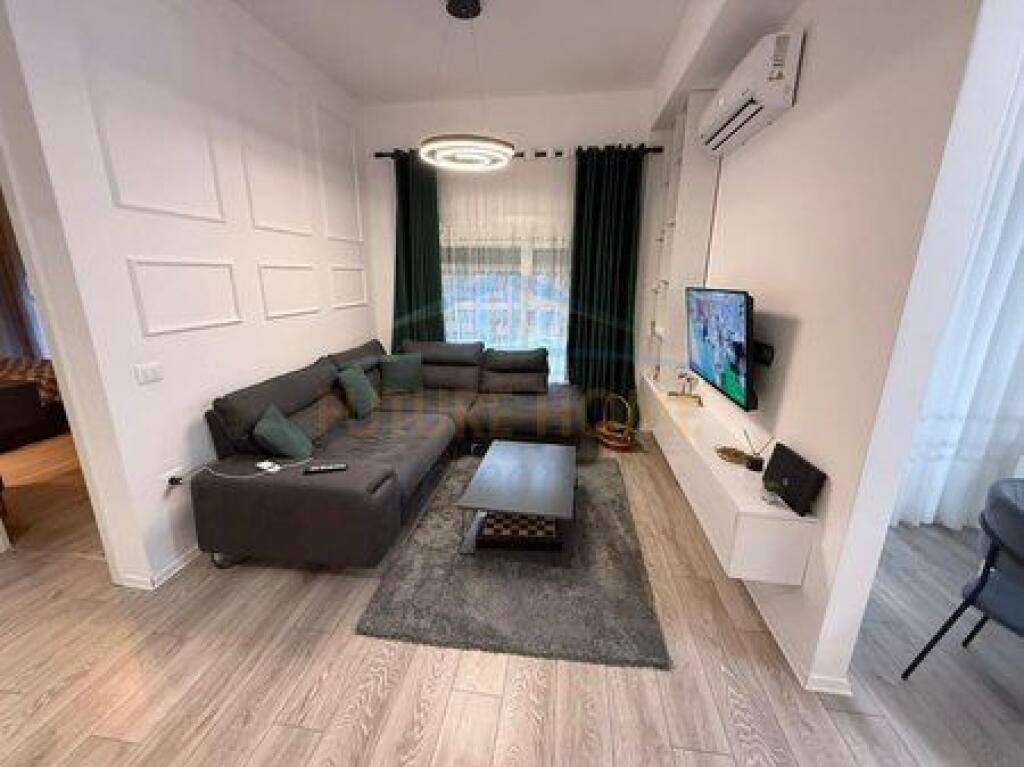 Shitet, Apartament 2+1, Kompleksi Mangalem, Tiranë.