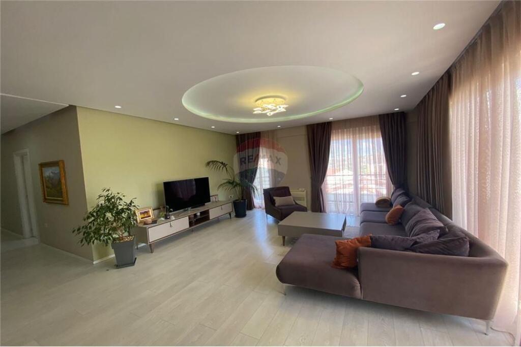 Appartamento 3+1+2+in affitto al Lago Secco!