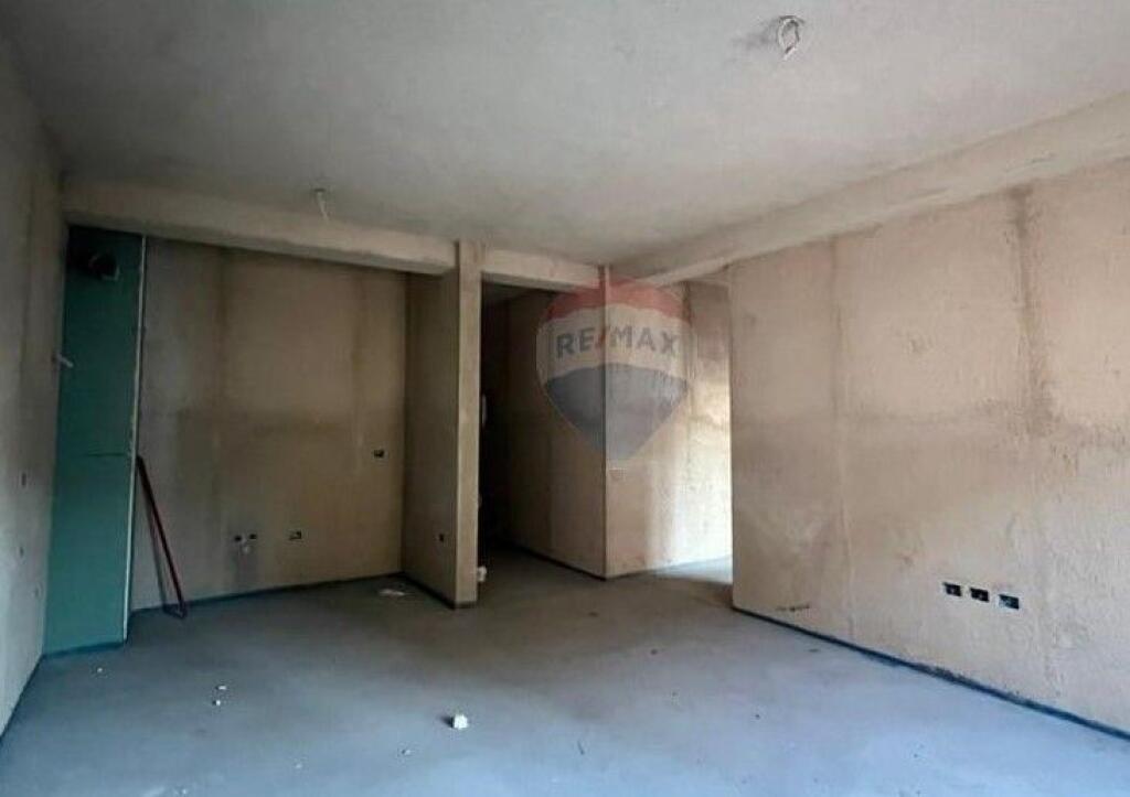 Apartament - Për Shitje - Rruga Ali Demi (530181090-89)