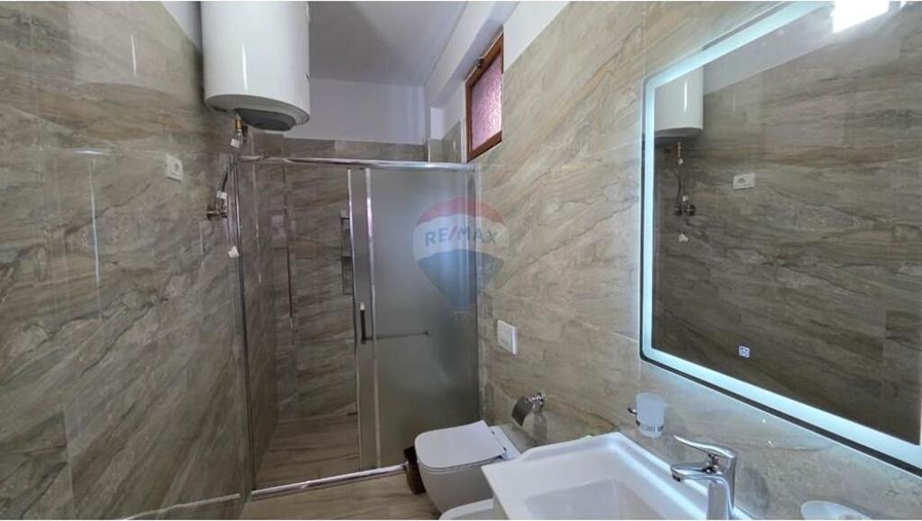 🏠 Apartament 2+1 me Qira – Rruga Dervish Hekali, Vlorë