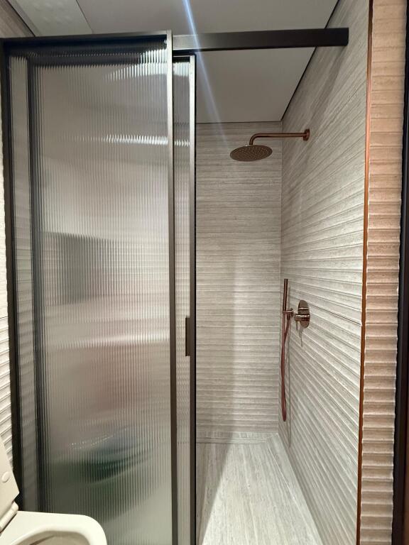 🏠Jepet me qira Apartament 1+1 📍Golden Tower Residence, Mine Peza ✨I investuar ne detaje, i pabanuar me pare 💶 Çmimi: 1200€