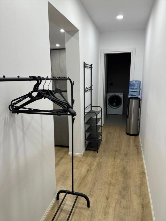 Qera apartament 1+1 ,Tek Tregu elektrik cmimi 45000 leke