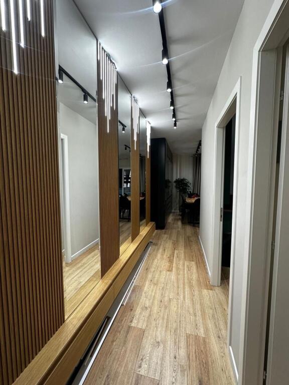 Apartament 2+1+2 me parkim per qira te Kopeshti Botanik