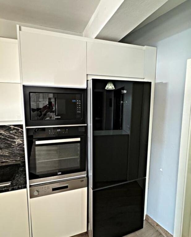 🌟 3+1+3 për Shitje – Apartament Luksoz në Sarandë