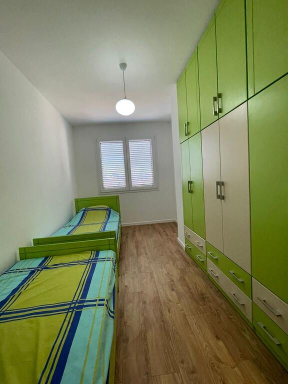 Apartament me qera - Rruga Gramoz Pashko