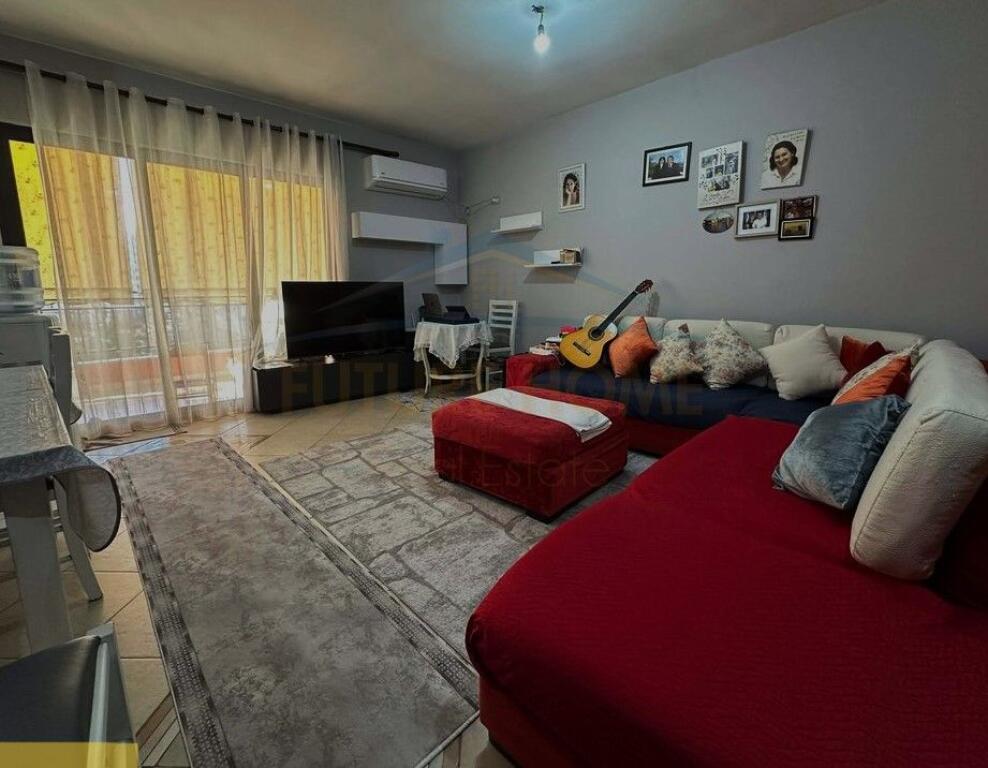 Shitet , Apartament 2+1+2, Yzberisht