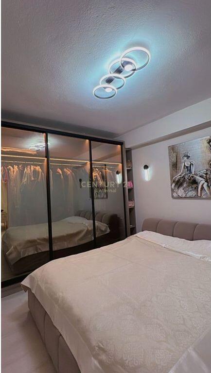 Apartament 2+2 për shitje në zonën e Stadiumit Dinamo, Tiranë.